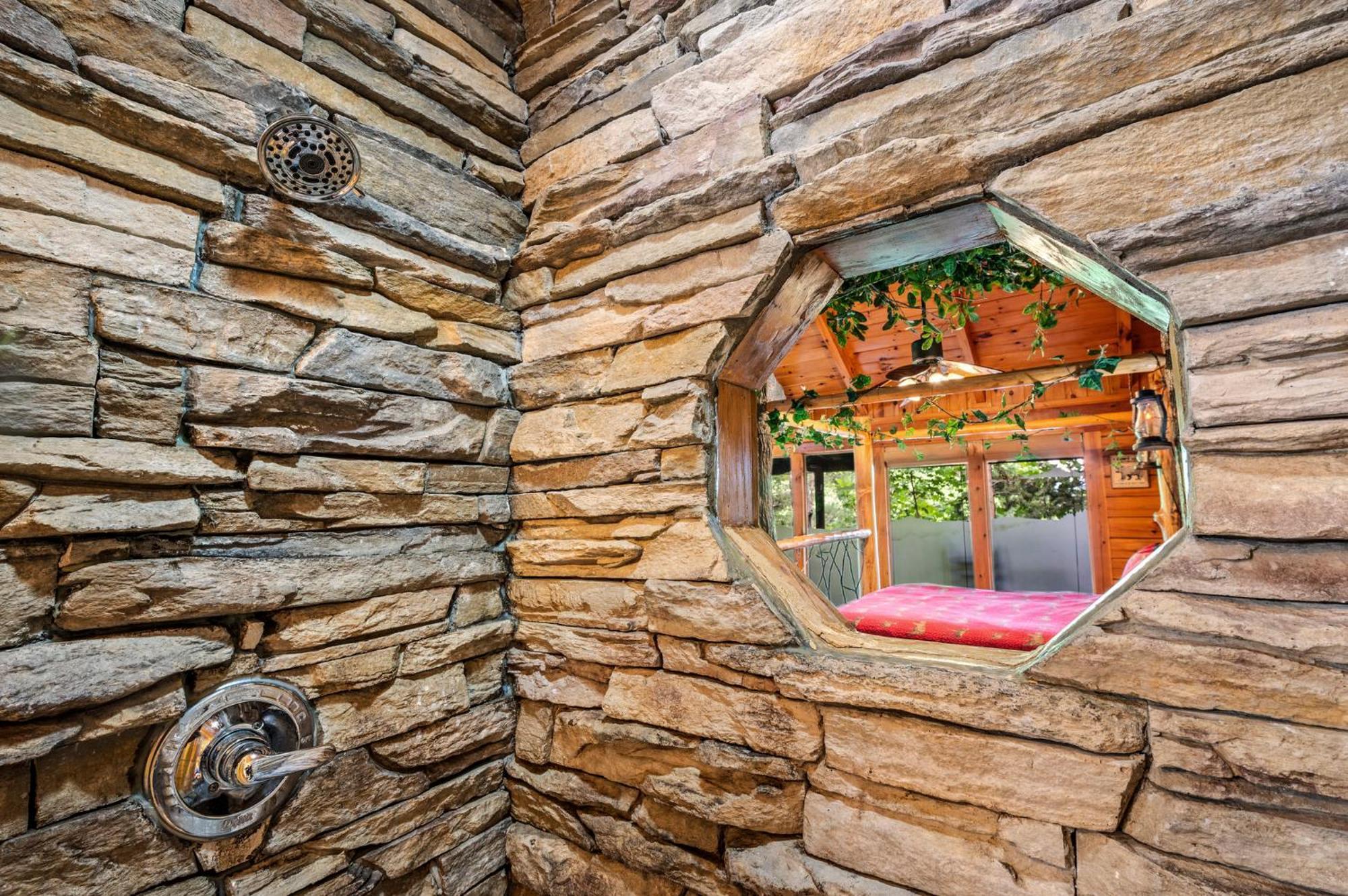 Gatlinburg Enchanted Treehouse By Stony Brook Cabins Екстериор снимка